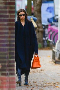 irina-shayk-out-and-about-in-new-york-11-01-2023-1.jpg