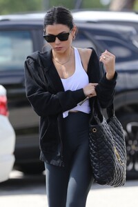 jenna-dewan-out-and-about-in-beverly-hills-09-18-2023-2.jpg