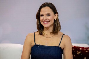 jennifer-garner-at-today-show-in-new-york-11-28-2023-0.jpg