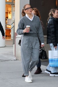 jennifer-lopez-out-for-a-coffee-in-beverly-hills-11-20-2023-2.jpg