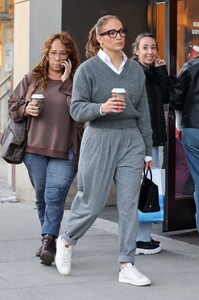 jennifer-lopez-out-for-a-coffee-in-beverly-hills-11-20-2023-5.jpg
