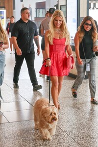 jessica-simpson-arrives-at-a-petsafe-event-in-beverly-hills-08-25-2023-6.jpg