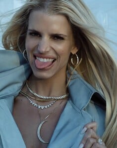 jessica-simpson-for-bustle-magazine-november-2023-4.jpg