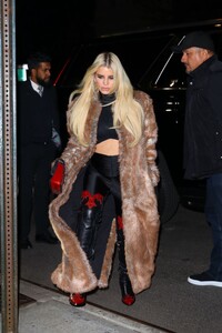 jessica-simpson-leaves-her-hotel-in-new-york-11-28-2023-1.jpg