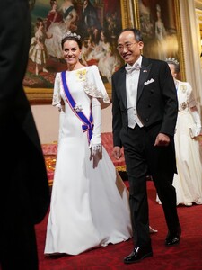 kate-middleton-at-state-banquet-at-buckingham-palace-in-london-11-21-2023-4.jpg