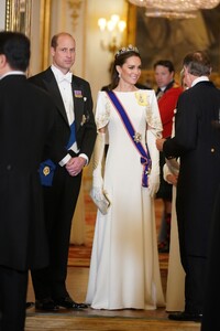 kate-middleton-at-state-banquet-at-buckingham-palace-in-london-11-21-2023-6.jpg