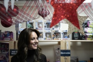 kate-middleton-visits-sebby-s-corner-in-barnet-11-24-2023-1.jpg