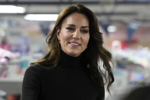 kate-middleton-visits-sebby-s-corner-in-barnet-11-24-2023-6.jpg