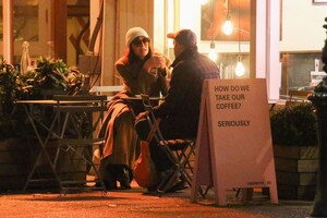 katie-holmes-out-for-dinner-with-a-friend-in-new-york-11-20-2023-1.jpg