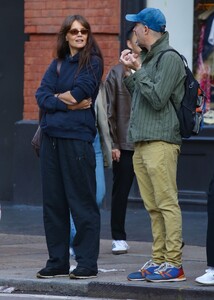 katie-holmes-out-with-a-friend-in-new-york-09-21-2023-1.jpg