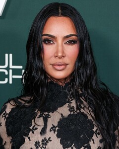 kim-kardashian-at-baby2baby-gala-at-pacific-design-center-in-west-hollywood-11-11-2023-1.jpg