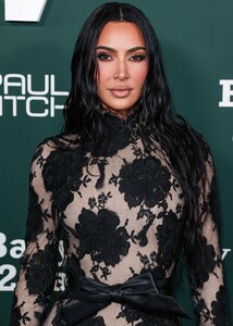 kim-kardashian-at-baby2baby-gala-at-pacific-design-center-in-west-hollywood-11-11-2023-4.jpg