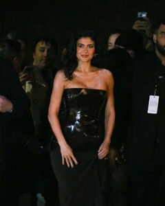 kylie-jenner-arrives-at-wsj-2023-innovator-awards-in-new-york-city-11-01-2023-2.jpg