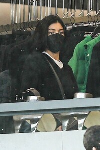 kylie-jenner-shopping-at-h.-lorenzo-on-sunset-in-west-hollywood-11-26-2023-0.jpg