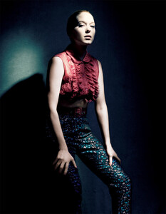 lea-seydoux-by-paolo-roversi-for-vogue-japan-may-2015_2.thumb.jpg.a2a89123c9426f828220a3cb6778dc3e.jpg