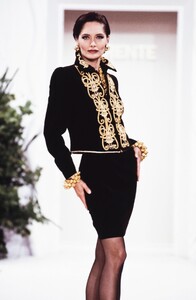 maheberner-macaireto9111.thumb.jpg.493f0203b953d98c67d8d68760ec87cc.jpg