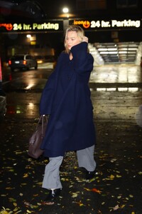 margot-robbie-night-out-in-new-york-11-26-2023-3.jpg