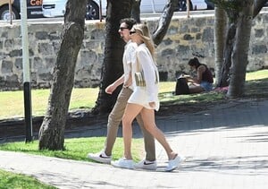 margot-robbie-out-at-a-park-in-perth-11-06-2023-1.jpg
