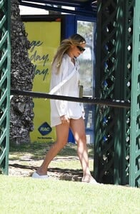 margot-robbie-out-at-a-park-in-perth-11-06-2023-4.jpg