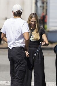 margot-robbie-out-with-her-husband-and-friends-in-perth-11-06-2023-2.jpg