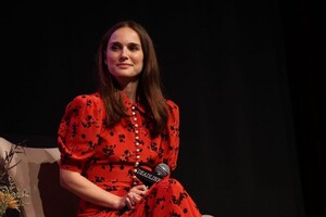 natalie-portman-at-deadline-contenders-film-los-angeles-at-director-s-guild-of-america-11-18-2023-5.jpg