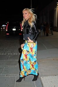 nicky-hilton-arrives-at-alice-olivia-collaboration-with-basquiat-in-new-york-11-08-2023-6.jpg