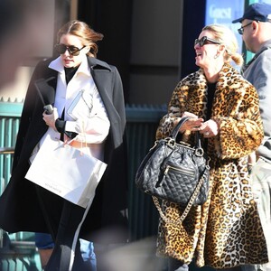 olivia-palermo-and-nicky-hilton-shopping-for-jewelry-at-alexis-bittar-at-sant-ambroeus-11-01-2023-2.jpg