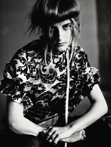 paolo-roversi-vogue-uk-september-2015-06.thumb.jpg.f613d14f90c311e7dc0e1442d733c7fe.jpg