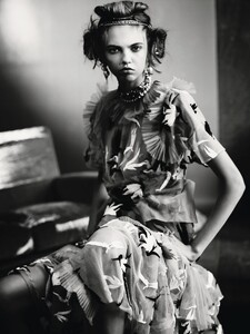 paolo-roversi-vogue-uk-september-2015-10.thumb.jpg.36d945f7f8f938452f45e4bc4c139f95.jpg