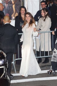 penelope-cruz-arrives-at-gotham-awards-in-new-york-11-27-2023-0.jpg