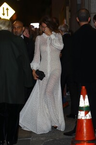 penelope-cruz-arrives-at-gotham-awards-in-new-york-11-27-2023-1.jpg