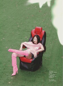 peng-Chang-Kuo-Huan-Kao-Vogue-Taiwan-Feb-2023-00003.thumb.jpg.55d64ae6e2a8e16148adf38aa143bfea.jpg