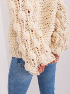 pol_pl_Jasnobezowy-sweter-oversize-z-okraglym-dekoltem-401758_6.thumb.jpg.6ff901a7c7176875491f83607e4a5996.jpg