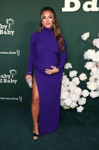 pregnant-jessie-james-decker-at-baby2baby-gala-at-pacific-design-center-in-west-hollywood-11-11-2023-1.jpg