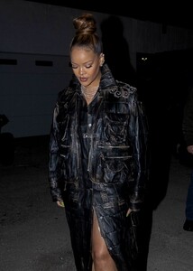 rihanna-at-asap-rocky-s-puma-x-f1-collection-launch-at-2023-formula-1-las-vegas-prix-11-17-2023-1.jpg