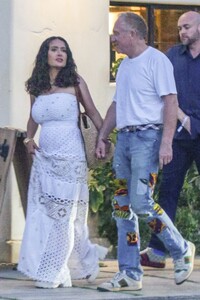 salma-hayek-and-francois-henri-pinault-out-in-los-cabos-08-13-2023-0.jpg