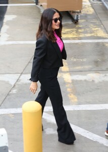 salma-hayek-arrives-at-el-capitan-entertainment-centre-in-hollywood-01-30-2023-1.jpg