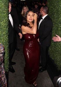 salma-hayek-at-kering-foundation-s-caring-for-women-dinner-in-new-york-09-12-2023-5.jpg