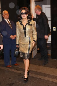 salma-hayek-leaves-carlyle-hotel-in-new-york-04-29-2023-1.jpg