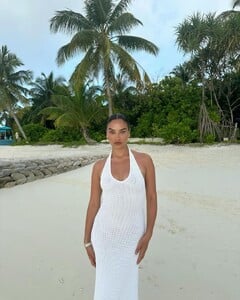 shaninamshaik_402483519_255998313797024_7589776739091228297_n.jpg
