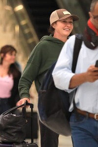 shannen-doherty-arrives-at-lax-airport-09-18-2023-1.jpg