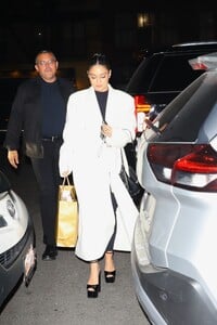 vanessa-hudgens-leaves-zero-bond-in-new-york-11-02-2023-3.jpg