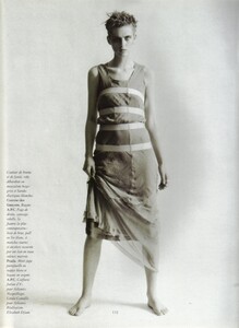 vogue-paris-february-1994-stella-tennant-05-isty.thumb.jpg.01e4c6ebef3e8526f84b6129504a66aa.jpg