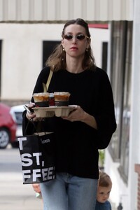 whitney-port-out-for-coffee-at-alfred-s-in-los-angeles-11-10-2023-1.jpg