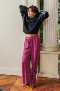 yse-pantalon-soiree-douce-violette-pull-dans-la-nuit-calme-bleu-marine0.jpeg