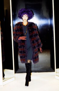 ysl-fw-98-presentation-1.thumb.jpg.07db10138eb5a2579f6079254c9504fc.jpg