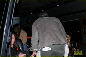 zach-braff-alyssa-miller-at-coldplay-concert-04.jpg