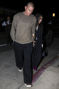 zoe-kravitz-and-channing-tatum-leaves-mastro-s-restaurant-in-los-angeles-11-21-2023-0.jpg