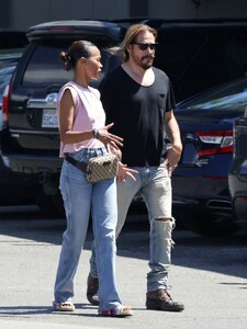 zoe-saldana-and-marco-perego-saldana-out-shopping-in-santa-barbara-09-10-2023-6.jpg