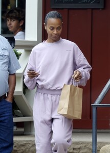 zoe-saldana-out-for-breakfast-in-santa-barbara-09-03-2023-5.jpg